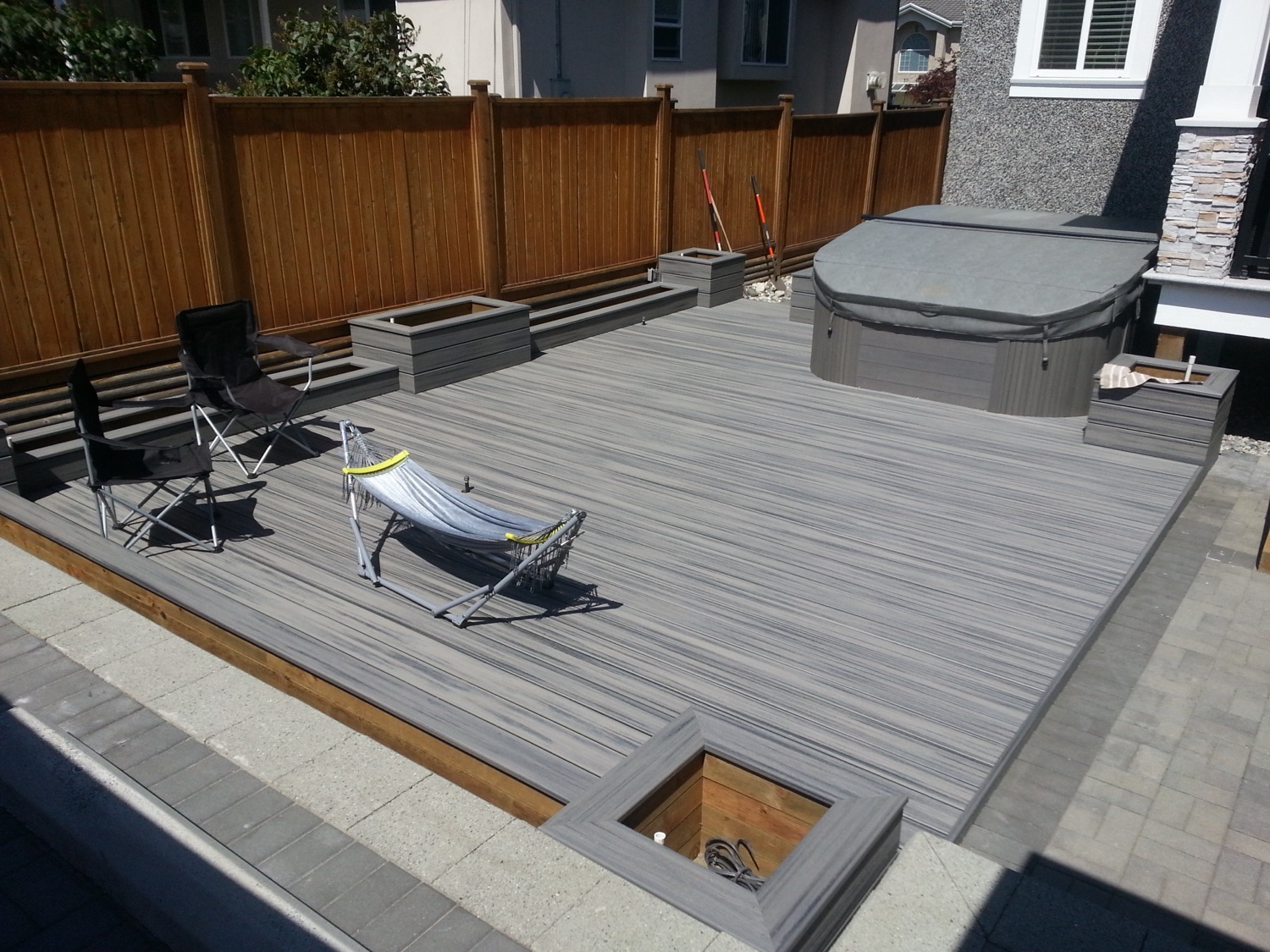 Deck & hot-tub patio